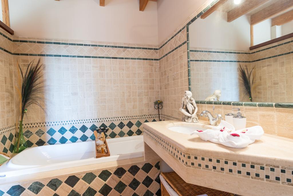 Es Pinar Villa Alaro Exterior photo