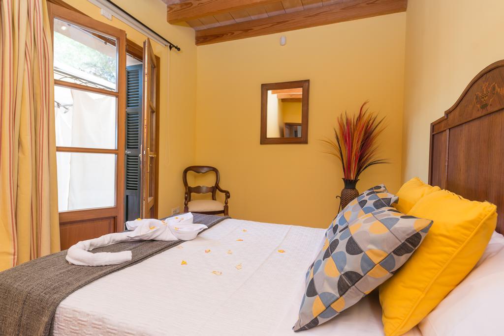 Es Pinar Villa Alaro Exterior photo