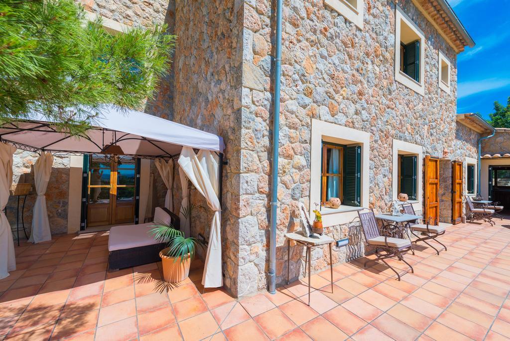 Es Pinar Villa Alaro Exterior photo