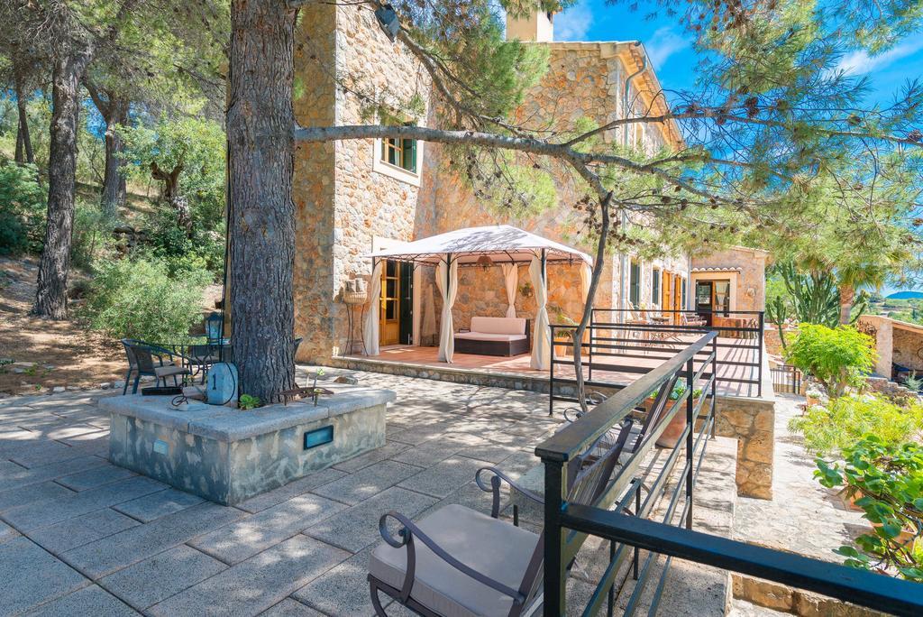 Es Pinar Villa Alaro Exterior photo